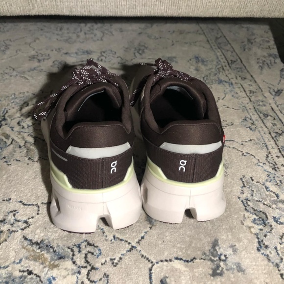 On Cloudrunner 2 Waterproof Zinc/Seedling - Picture 7 of 11